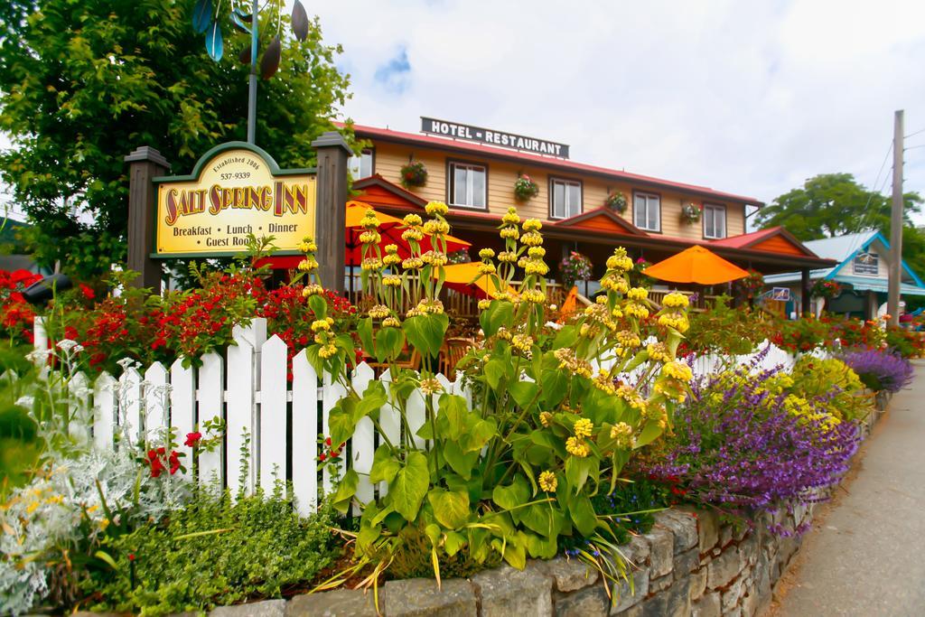 Salt Spring Inn Ganges Екстериор снимка